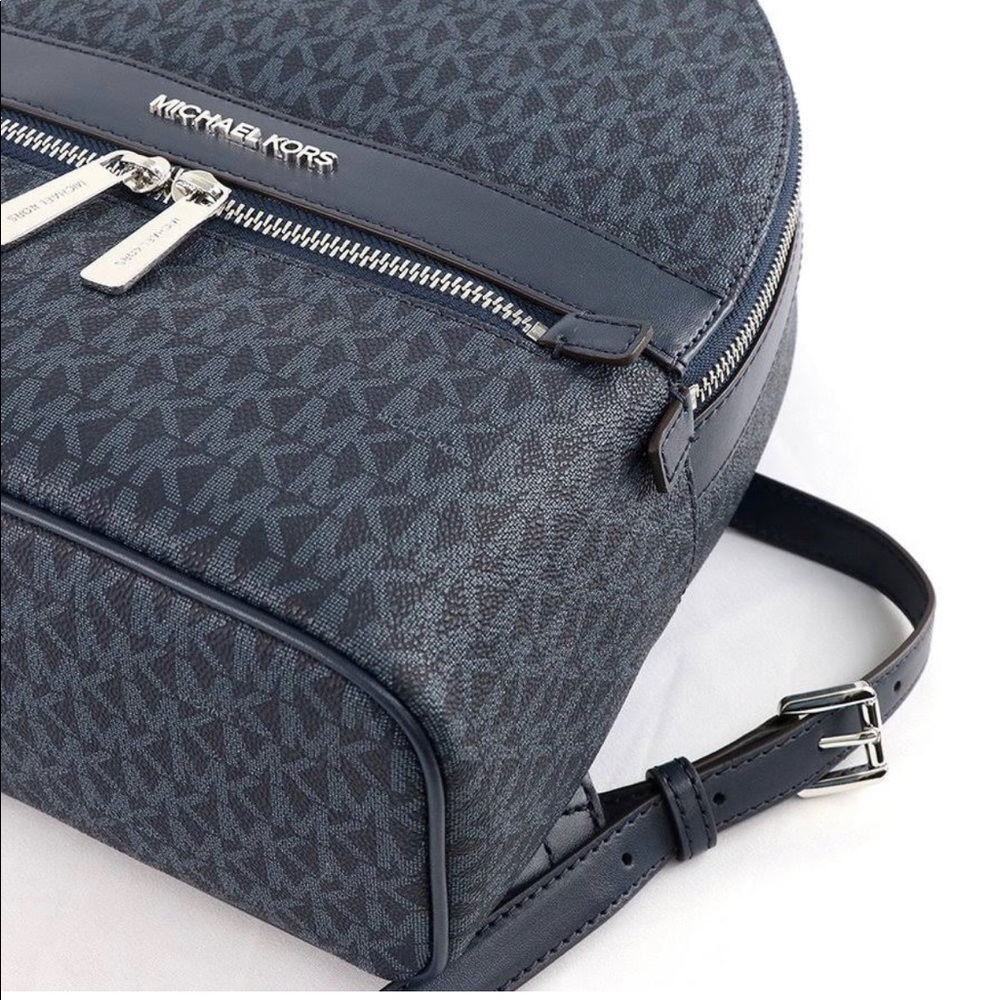 Brand New Michael Kors Women's Kenly Medium PVC Leather Backpack Admiral Blue - Picture 2 of 2
